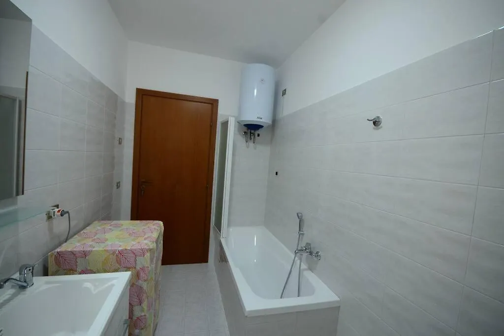 Casa Vacanza Donna Laura Barcellona-Pozzo di Gotto Apartment