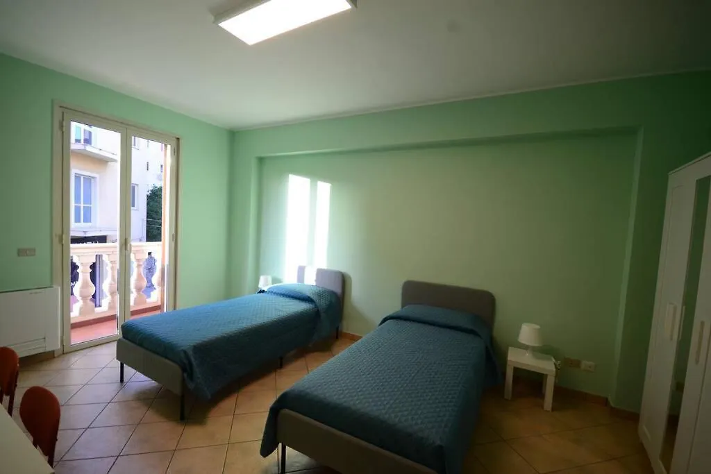 Casa Vacanza Donna Laura Barcellona-Pozzo di Gotto 0*,